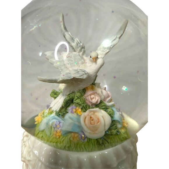 Vintage Sankyo Rotating Musical Snow Globe White Doves Flowers Collectible - Picture 4 of 7